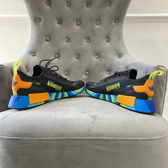 NWT Adidas NMD_R1 Spectoo Trainer Sneakers - Black Multi - Men’s Size 13